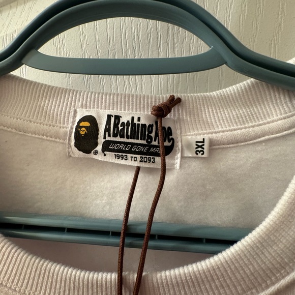 Bape x Hajime Sorayama Shark Crewneck - Picture 4 of 8